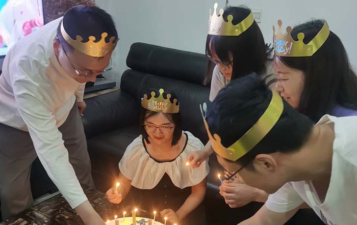 佰辰員工生(sheng)日(ri)會.jpg